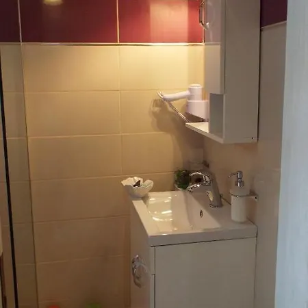 Center Apartman *
